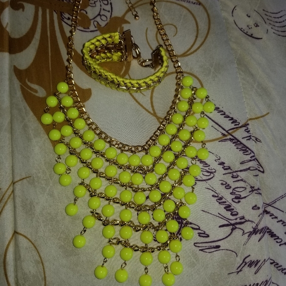 Forever 21 Necklace and Bracelet - Picture 4 of 4